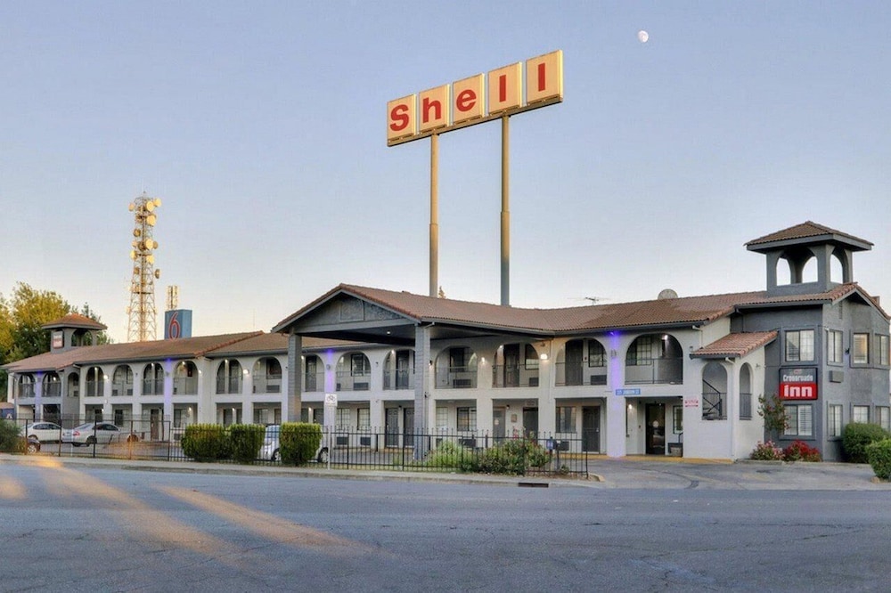 Crossroads Inn - last minute hotel in Sacramento