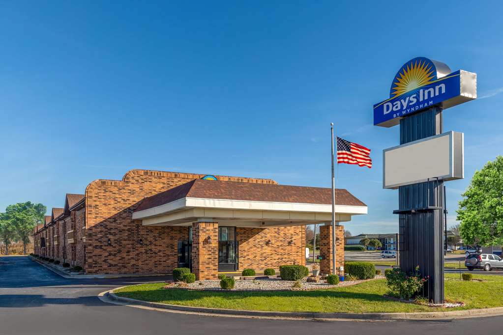 Days Inn by Wyndham Anderson IN - featured photo