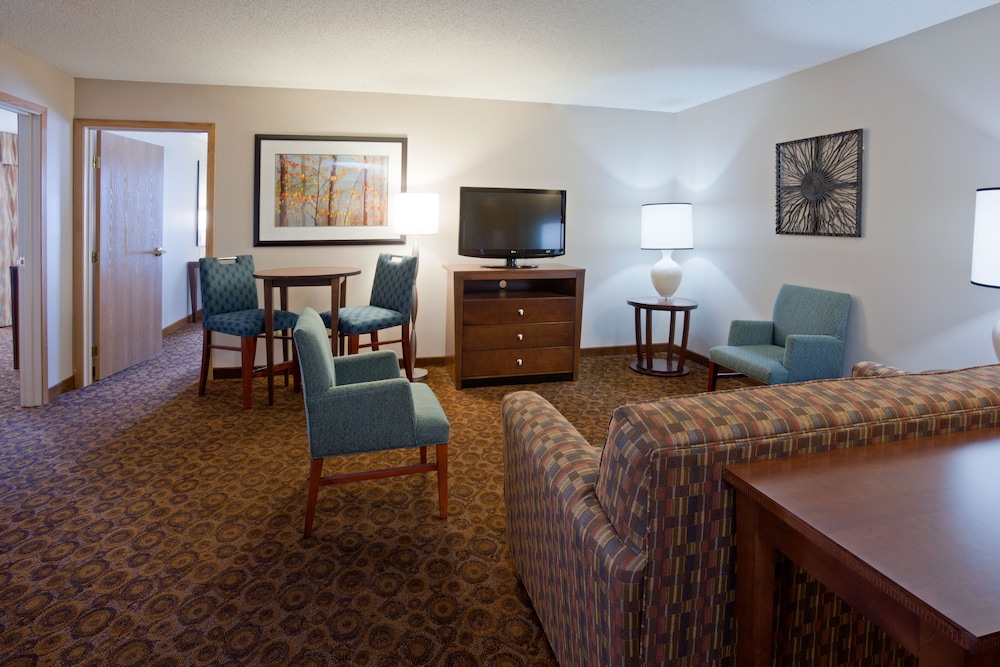 Holiday Inn Express Hotel & Suites St. Cloud an IHG Hotel - photo 5