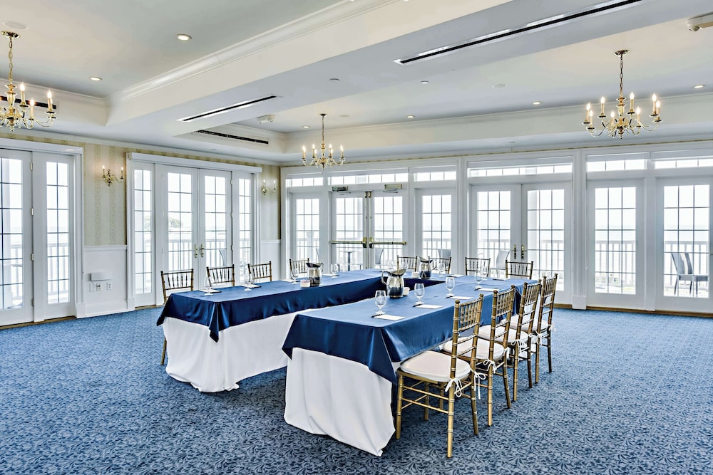 Madison Beach Hotel - photo 80