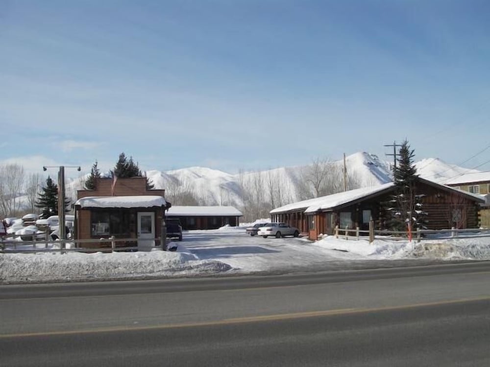 Bellevue High Country Motel - photo 36