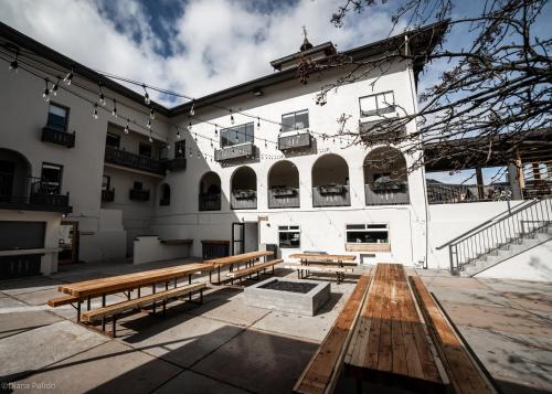 Loge Leavenworth Downtown — Leavenworth