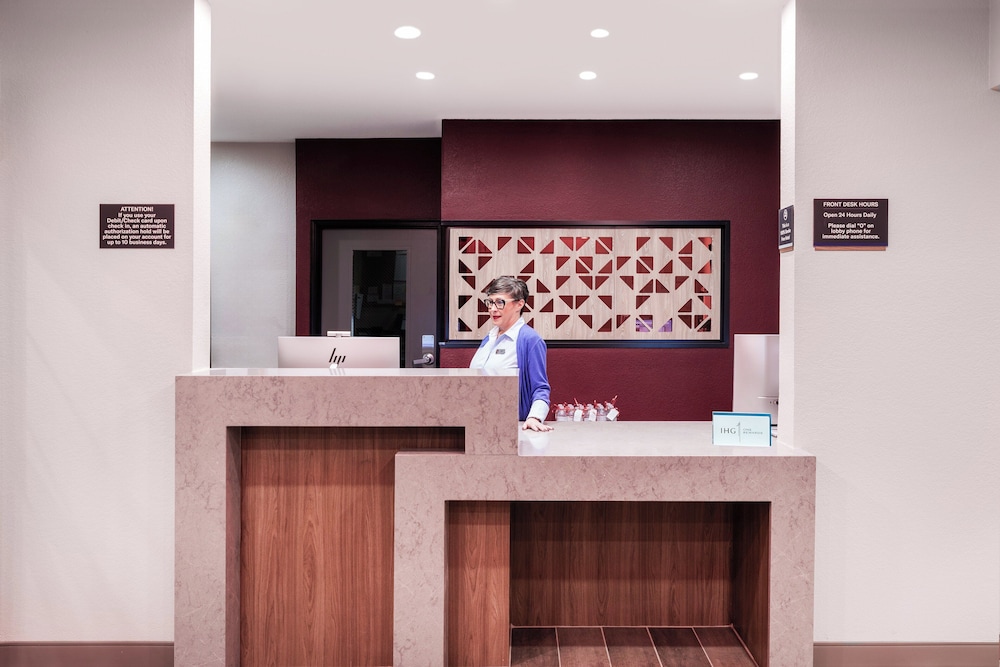 Candlewood Suites Fayetteville University of Arkansas by IHG - photo 41