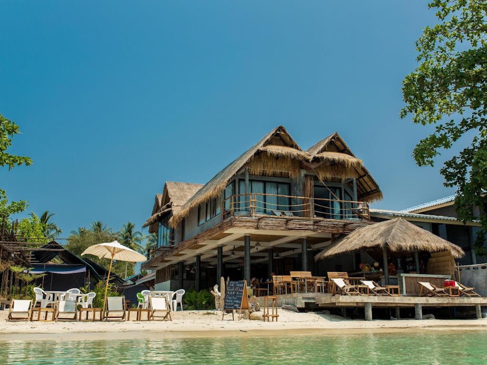 Koh Mook De Tara Beach Resort — Trang