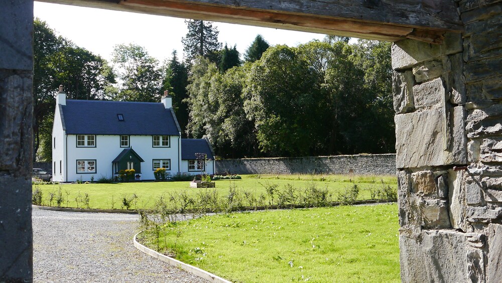 Braemore Walled Garden B&B — 4-Star Luxury Hotel in Inverness, United Kingdom