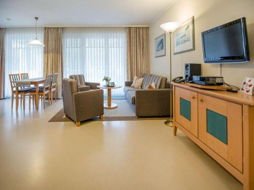 Dünenpark Binz Klassik Ferienwohnung mit 1 Schlafzimmer und Balkon im Obergeschoss 006 — 4-Star Luxury Hotel in Ostseebad Binz, Germany
