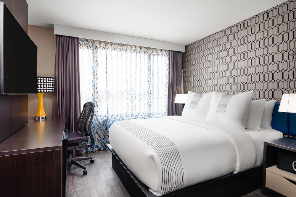 GLō Best Western Bronx NYC - photo 10