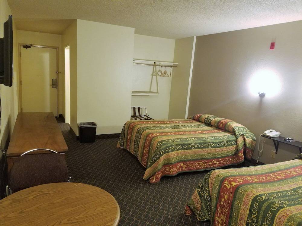 Travel Time Motel - photo 17