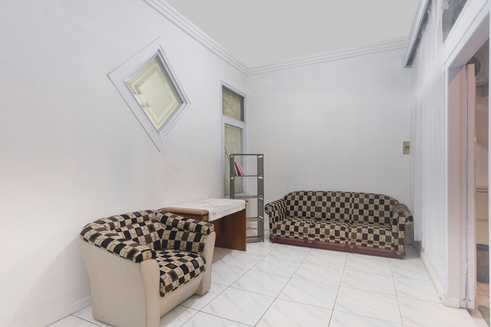 Rumah Enin by OYO Rooms
