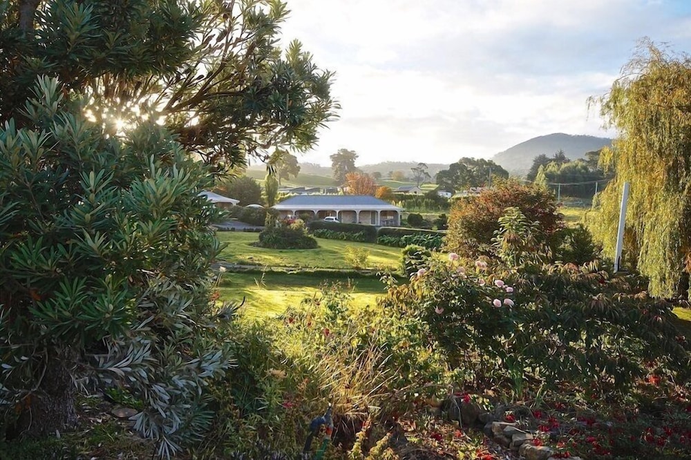 Port Arthur Villas — 4-Star Luxury Hotel in Carlton, Australia