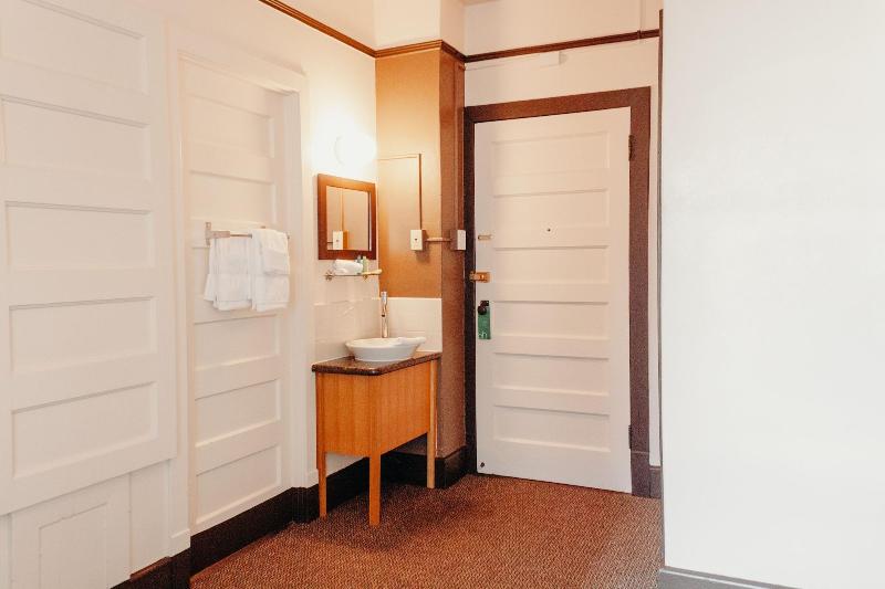 The Moore Hotel - photo 26