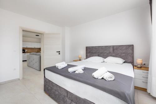 Apartman Dokić 1 — 4-Star Luxury Hotel in Punat, Croatia