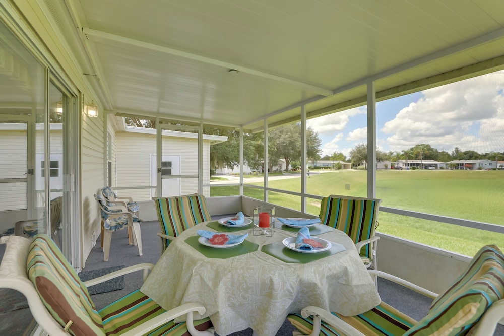 Steps to Pool Winter Garden House with Lanai — 4-Star Luxury Hotel in Orlando, United States