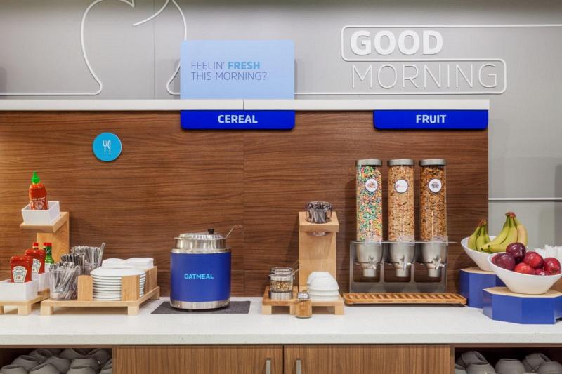 Holiday Inn Express & Suites Grand Rapids South Wyoming by IHG - photo 63