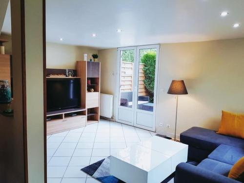 Charmant Pavillon 15 min de Paris Gare à 300 m in Cormeilles-En-Parisis, France