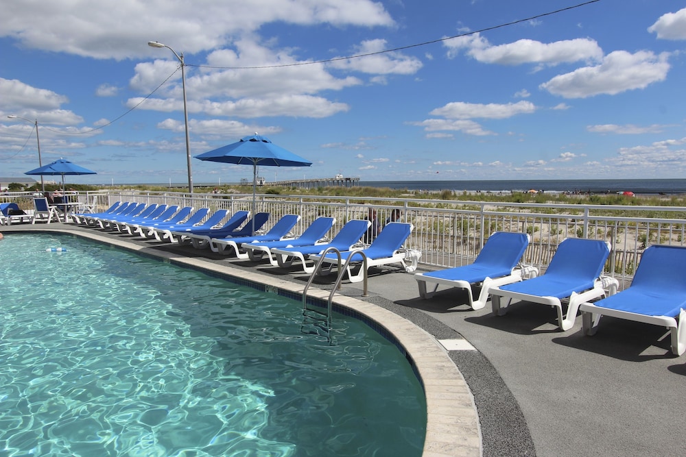Port O Call Hotel - photo 38