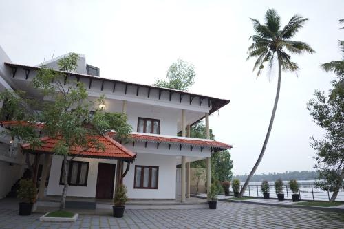 Lago Leisure Resort & Spa