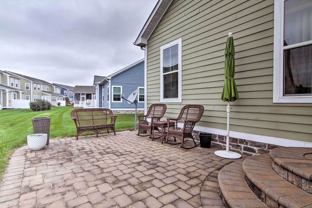 Great for Groups: Bayside Resort Home w Patio - photo 9