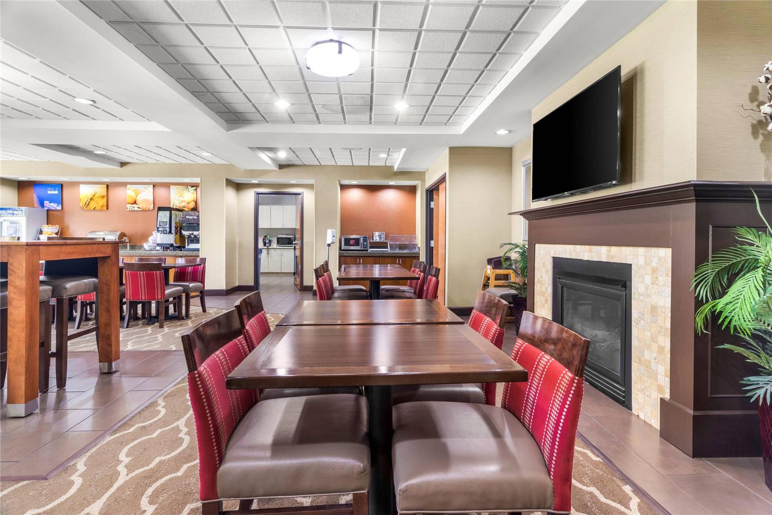 Comfort Suites Mount Vernon - photo 42