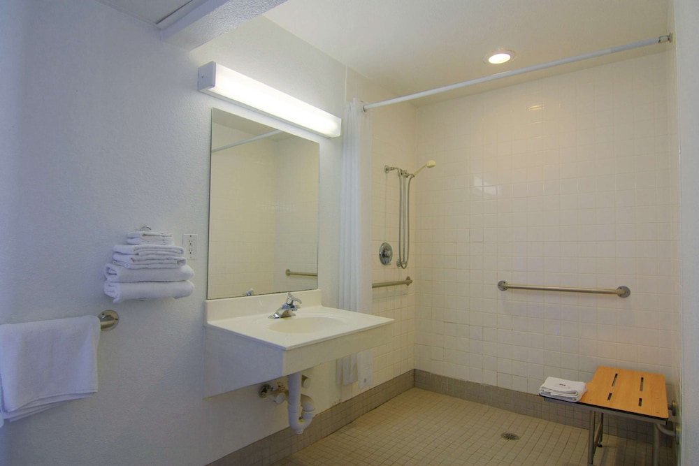 Motel 6 Rapid City SD - photo 19