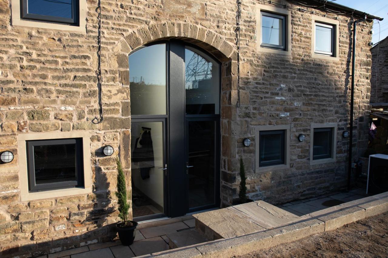 Unique Barn Conversion in Saddleworth — 4-Star Luxury Hotel in Oldham, United Kingdom