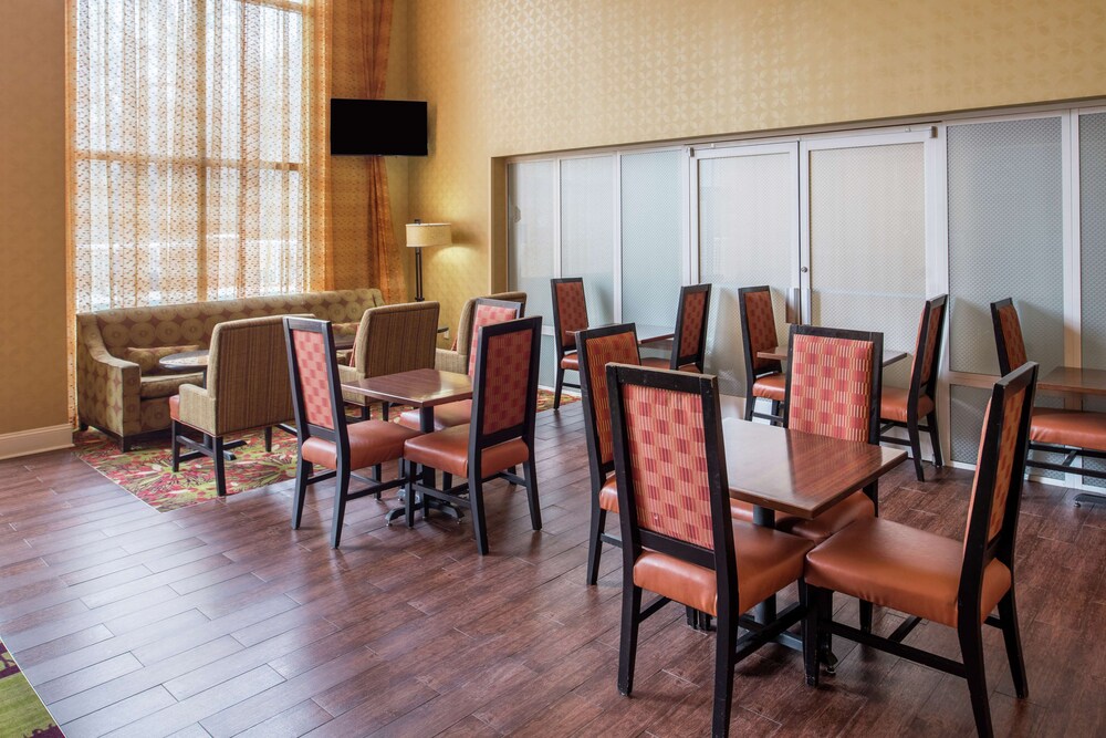 Hampton Inn & Suites Charlotte Arrowood Rd. - photo 5