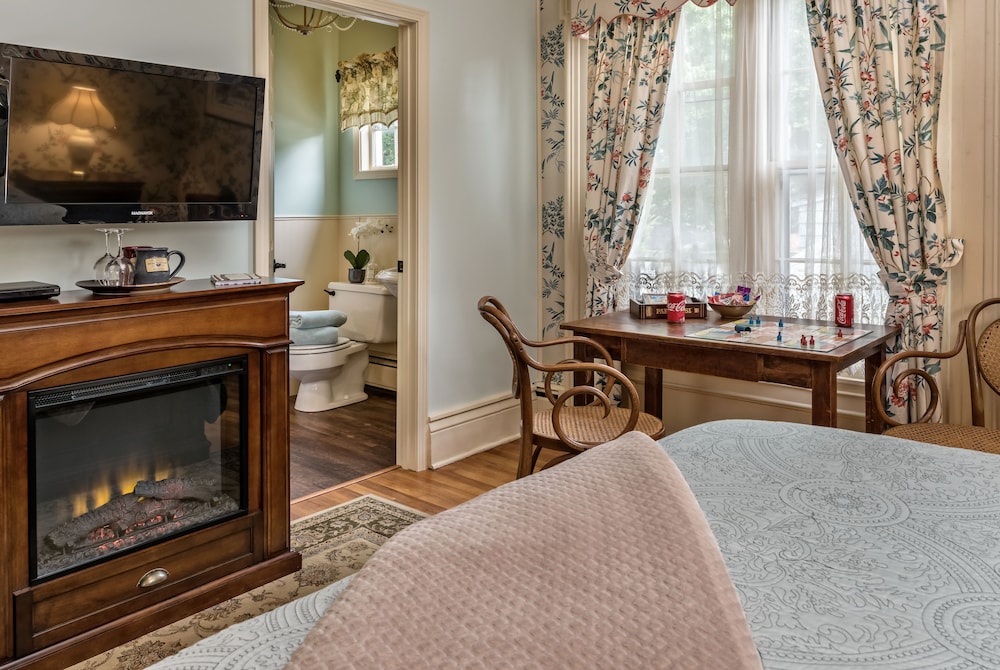 Silver Heart Inn and Cottages - photo 8