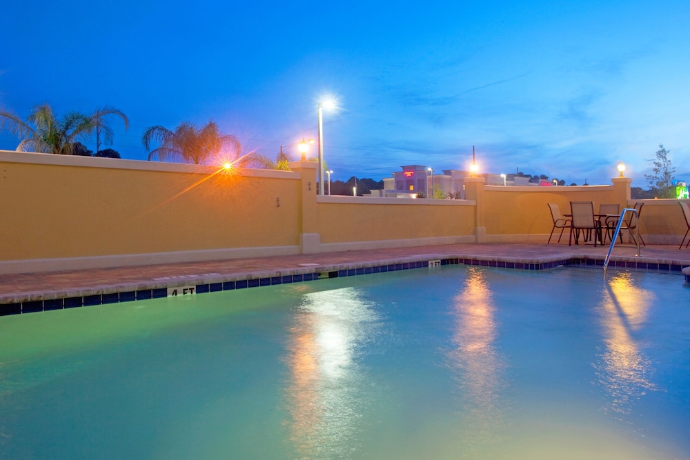 Holiday Inn Express & Suites Chaffee Jacksonville West by IHG - photo 14