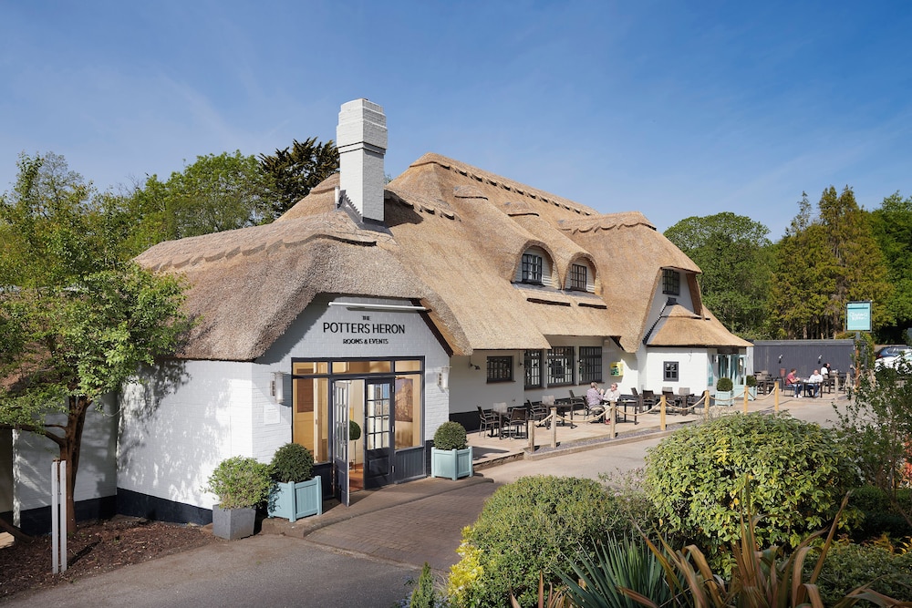 The Potters Heron - carbon neutral hotel in Romsey