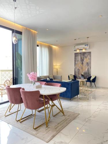Spacious new 2 bedroom Apt in amazing location B6 — 5-Star Luxury Hotel in Riyadh, Saudi Arabia