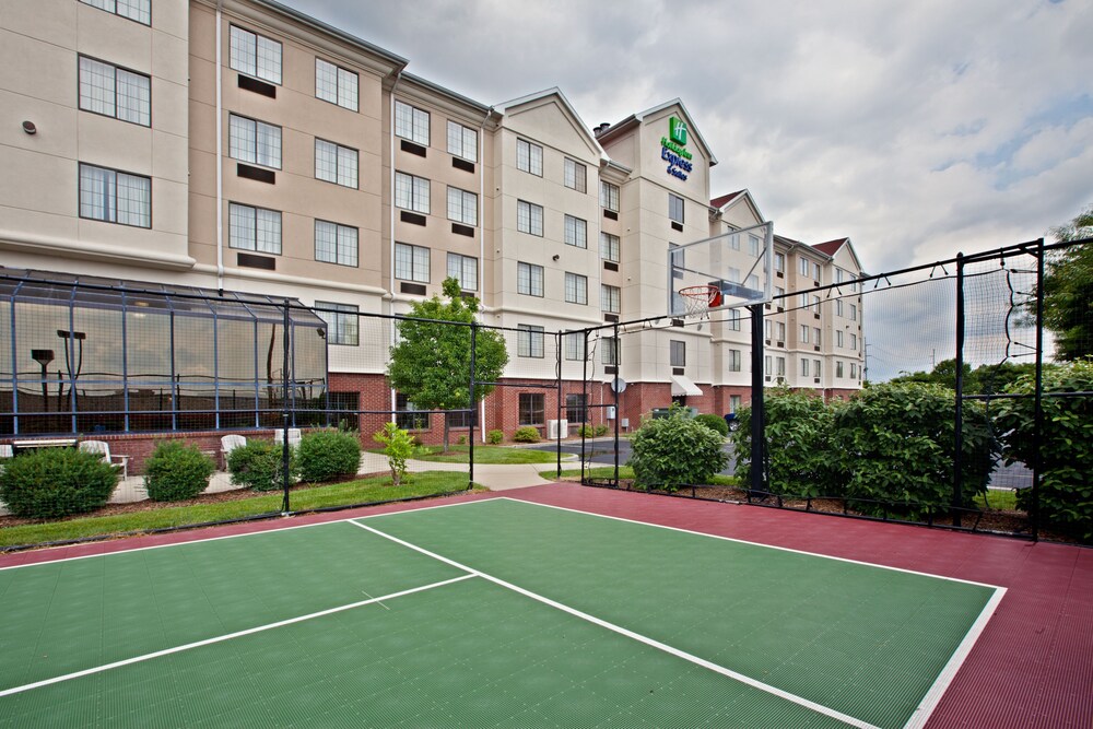 Holiday Inn Express & Suites Indianapolis East By Ihg - photo 28