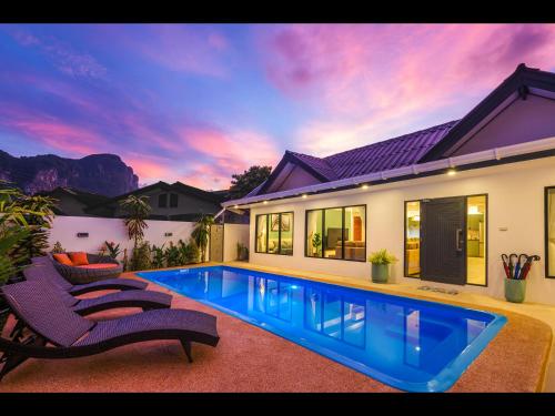 Oasis 4BR Private Pool Villa in central Ao Nang — 4-Star Luxury Hotel in Ban Ao Nang, Thailand