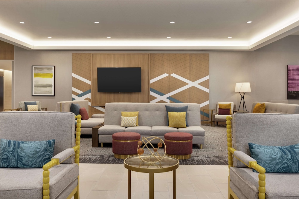 Hilton Garden Inn Austin North Near the Domain - photo 2