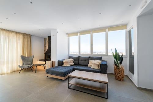 Emfasis Loft Spacious & Elegant Knossos — 4-Star Luxury Hotel in Irakleion, Greece