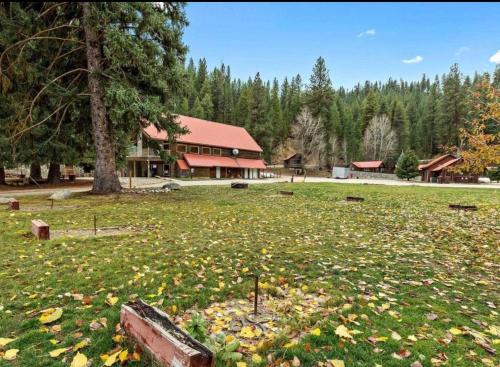 Southfork Lodge Riverside Inn - photo 19