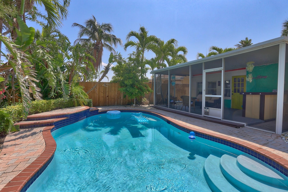 Coquina Hideaway in Saint Pete Beach, United States