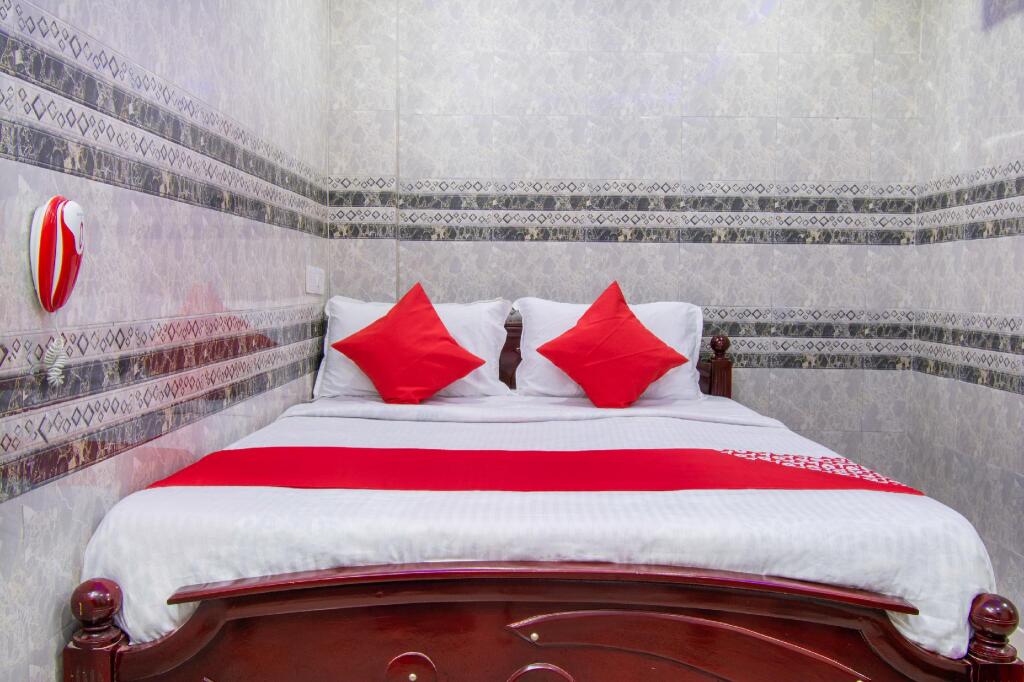 Oyo 69714 Hotel Y2 Grand in Vijayawada, India