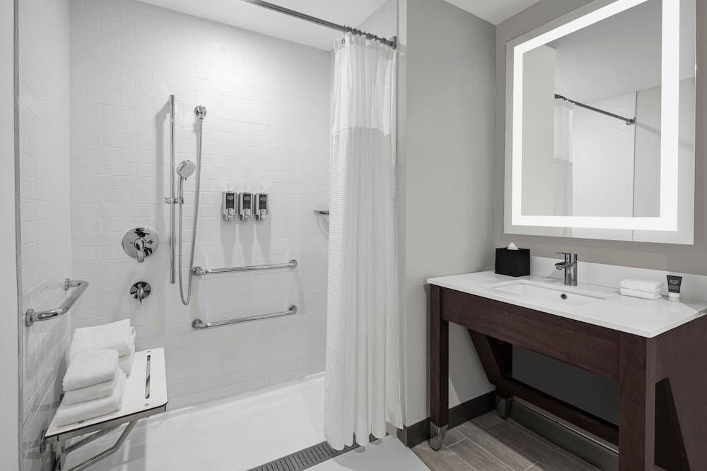 Four Points by Sheraton Flushing - photo 9