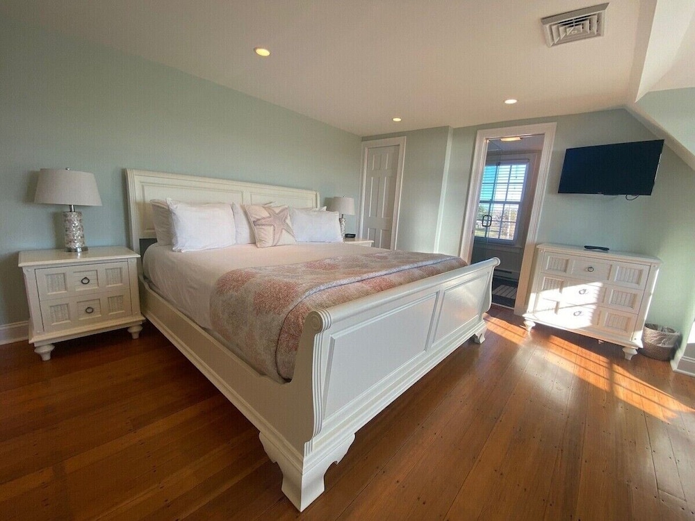 Beach Breeze Inn - photo 32