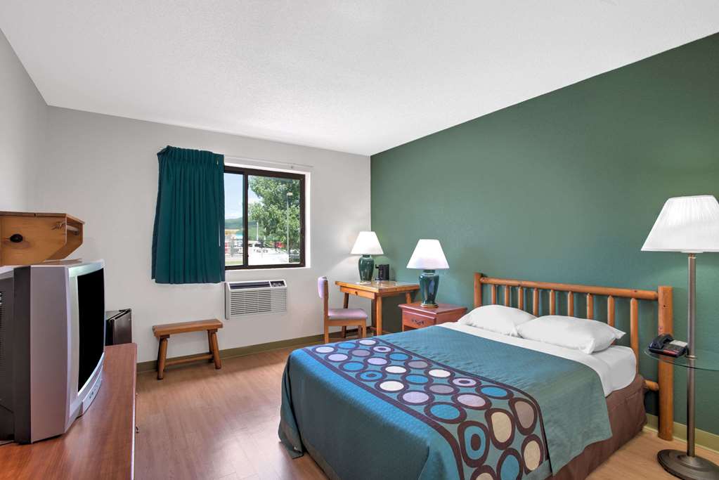 Super 8 by Wyndham Ticonderoga - photo 9