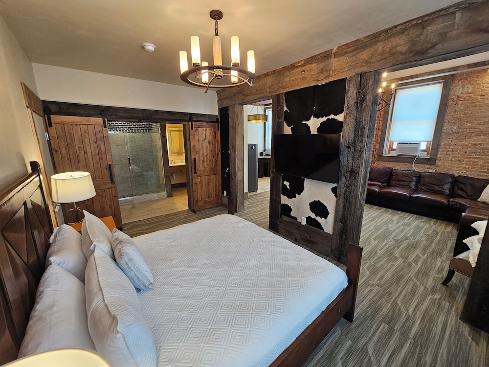 Eaglescape Suites and Event Center - photo 8