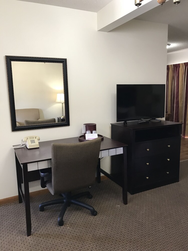 Brentwood Motor Inn - photo 34