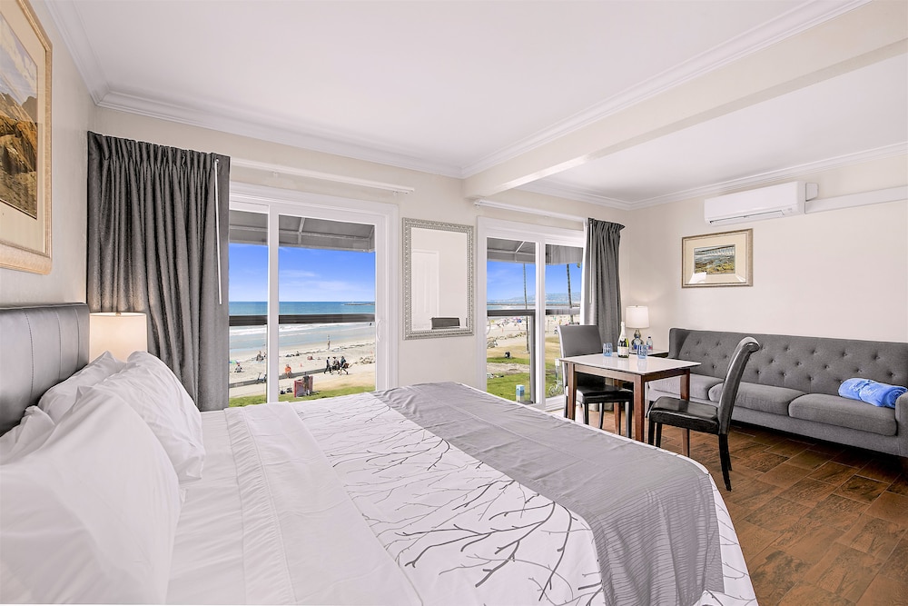 Ocean Beach Hotel - photo 8