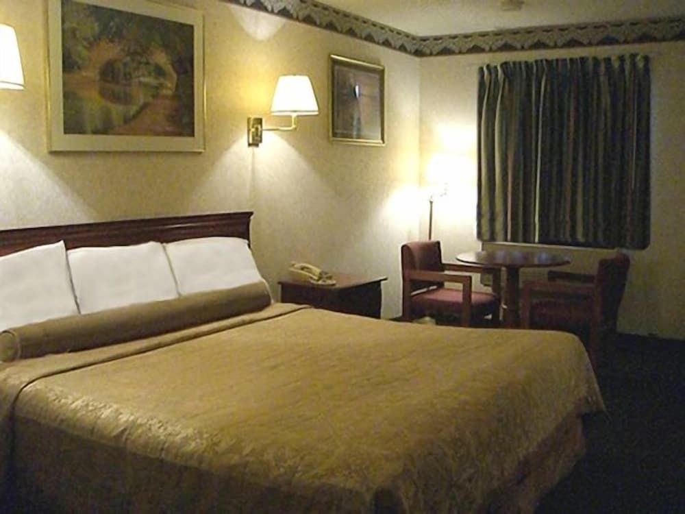 Red Carpet Inn Williamstown - photo 8
