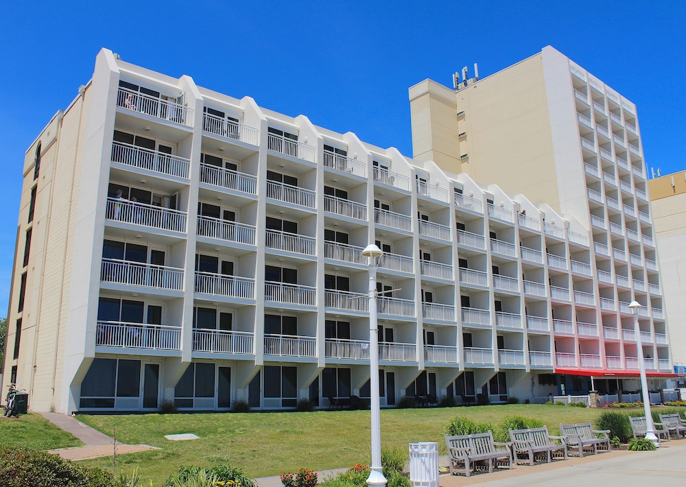 Ocean Sands Resort Oceanfront Virginia Beach by Vacatia - photo 36