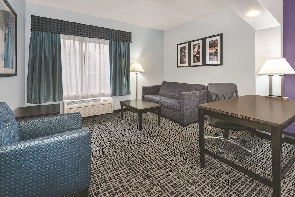 Spark by Hilton San Antonio Dominion - photo 21