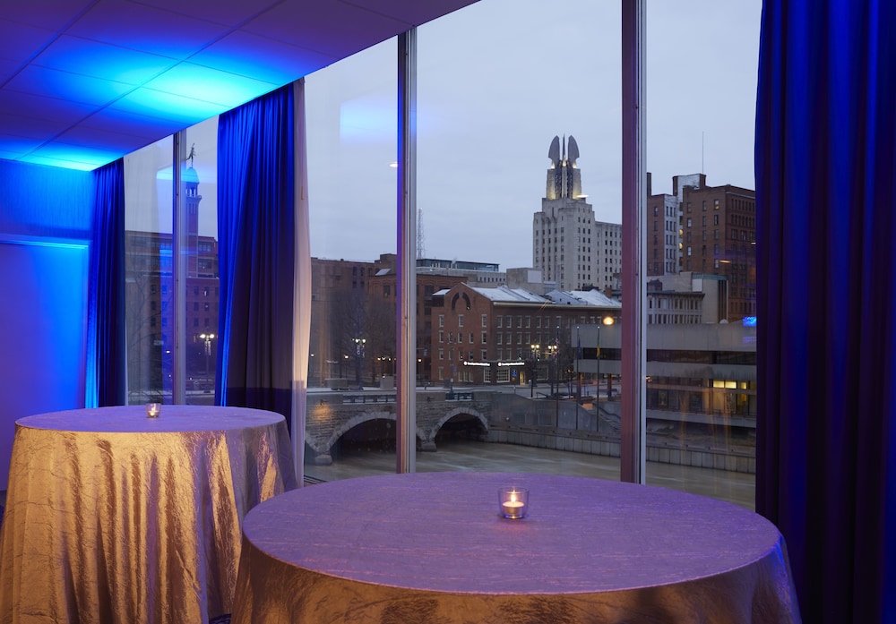 Radisson Hotel Rochester Riverside - photo 16