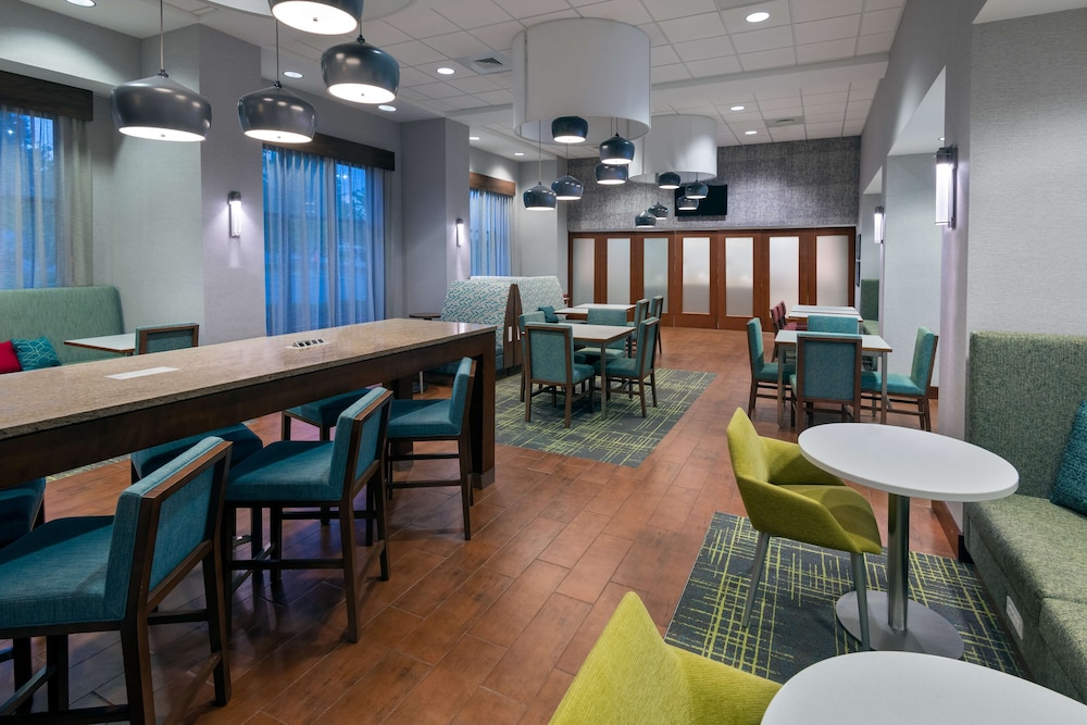 Hampton Inn & Suites Winston Salem University Area NC - photo 2