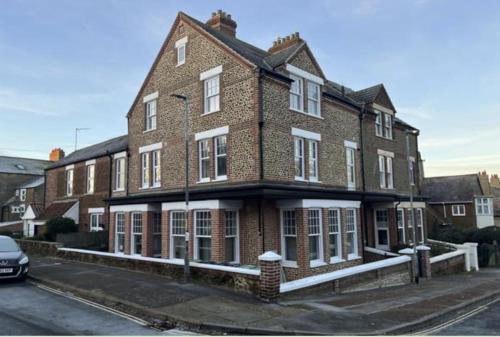 Victorian Villa Hunstanton Norfolk Sleeps 20 — 4-Star Luxury Hotel in Hunstanton, United Kingdom