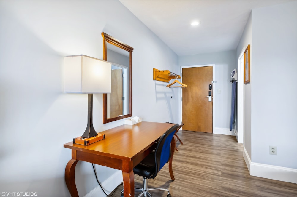 My Hometown Inn - photo 26
